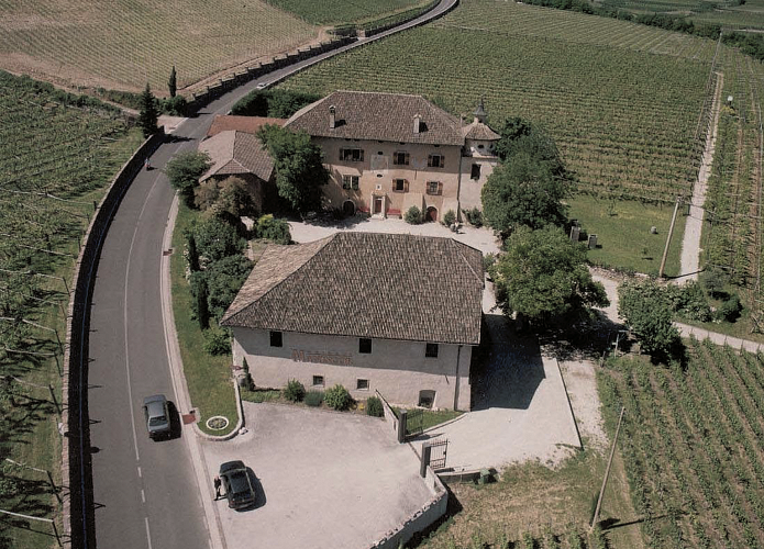 Weingut_Südtirol_Manincor_Überetsch_Kaltern am See_Ansitz Manincor_Vogelperspektive